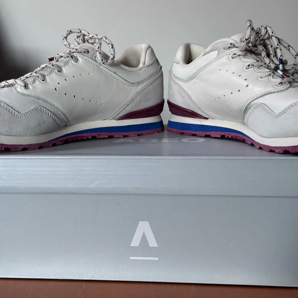 Abeo women’s leather jogger sneaker - Picture 8 of 8